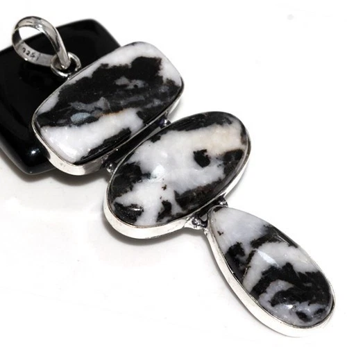 ¡Llama la atención! Colgante de piedras preciosas turquesa búfalo blanco ¡3" de largo! Foto 1 de 1