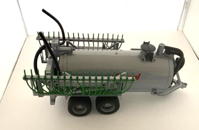 1/16 Fliegl Manure Tank Spreader By Bruder 2020 - Image 1 of 4