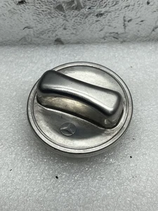 ✅ Original Mercedes Tankdeckel Chrom R107 W114 W115 W116 W123 W126 W201 W124 - Bild 1 von 3