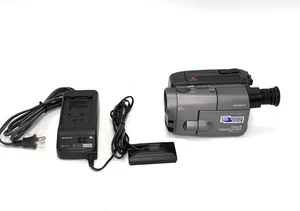 Sony CCD-TRV30 Handycam Video 8 Camcorder Video Transfer camera - WORKING - Picture 1 of 14