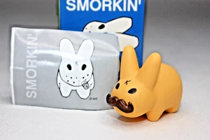 KIDROBOT SMORKIN LABBITS 2010 BIGOTE AMARILLO JUGUETE DE ARTE DE DISEÑADOR FRANK KOZIK - Imagen 1 de 3