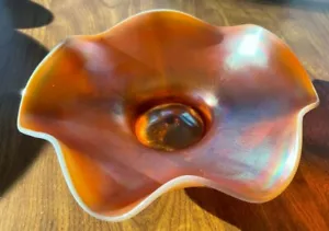 Vintage Carnival Glass Four Flower Smooth Bowl Opalescent White/Peach 7 1/2" - Picture 1 of 11