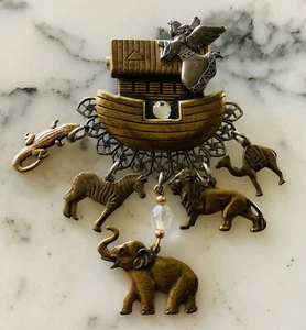 Noahs Ark Pin Gold Tone Vintage Brooch Dangle Animal Charms Free Shipping! - Picture 1 of 4