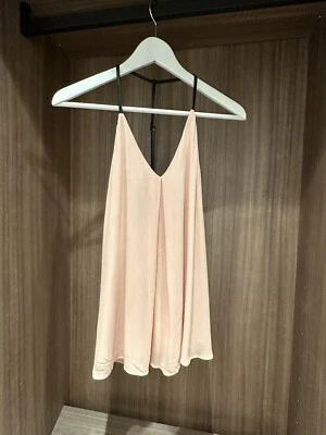 Blusa rosa Alice + Olivia para mujer con correas de cuero negro talla XS NUEVA CON ETIQUETAS Foto 1 de 2