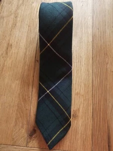 Lochcarron of Scotland Tie Tartan Plaid Green 100% Pure New Wool - Picture 1 of 4