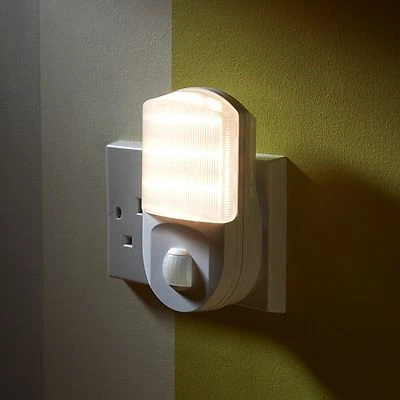 Auraglow PlugIn PIR Motion Sensor Hallway Plug Socket LED Night Light