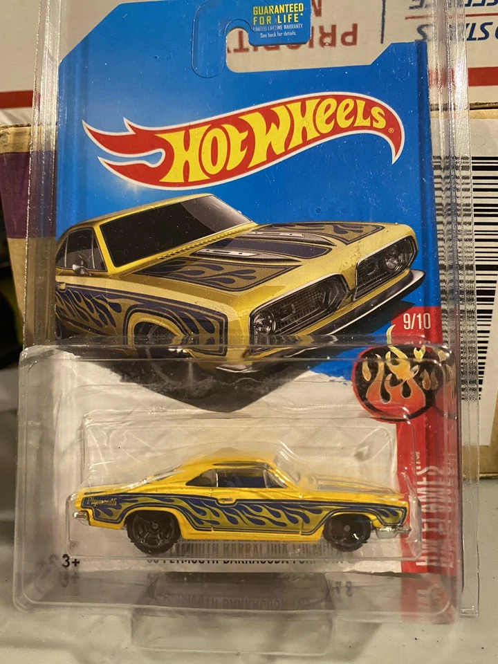 Hot Wheels 68 Plymouth Barracuda Formula S HW Yellow Flames Toys R Us Exclusivo Foto 1 de 1