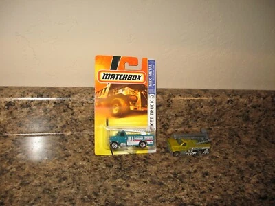 Matchbox Lot of 2 1998 GMC Bucket Truck Variation 2007 - Image 1 of 3