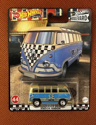 Autobús familiar Hot Wheels Premium Volkswagen Deluxe pilotos reales Foto 1 de 2