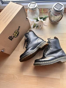 Dr. Martens 1460 Black Boots Schnürstiefel Schwarz Vegan Neu - Bild 1 von 7