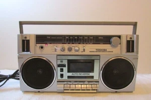Vintage Toshiba RT-6075 Boombox Cassette Player Radio VTG 1980s AM/FM Only-PARTS - Picture 1 of 13