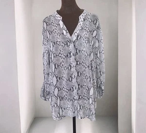 NWT Kut from the Kloth Shirt Womens Gray Back Snakeskin Print Sheer V-Neck L - Picture 1 of 13