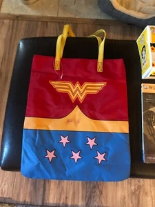 Wonder woman, memorabilia everything included in pictures - Picture 1 of 9