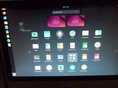 Apple iMac 7,1 (Mid 2007) Intel Core2 Duo T7300, AMD RV610, 2GB, 250GBHD, Ubuntu - Image 1 of 3