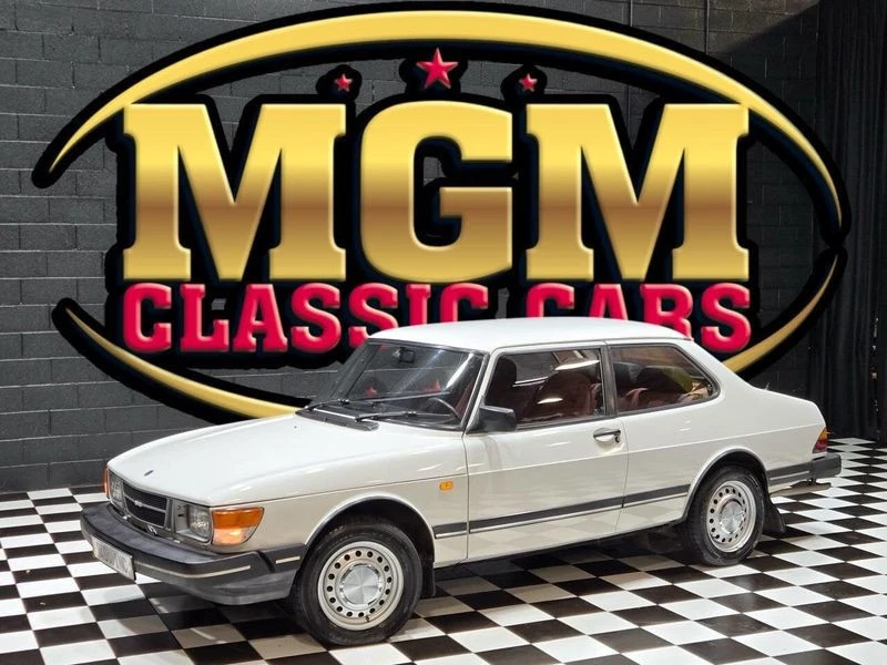 Saab 900 S 1986 hatchback de 2 puertas Foto 1 de 4