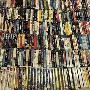 VHS Bänder Set 10 zufällige Bänder Disney, Horror, Fantasie, Komödie, Verbrechen, Scifi - Bild 1 von 10