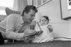 Raymond Cusick designer Daleks from Doctor Who playing daughte- 1965 Old Photo 2
