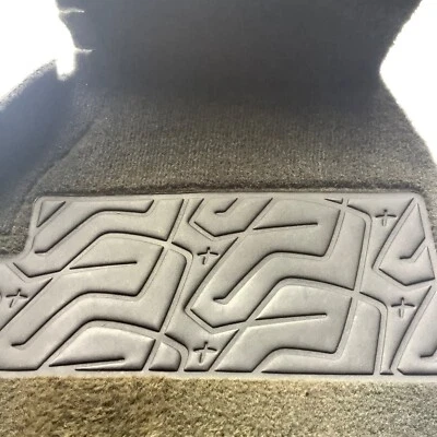 2006-2010 PONTIAC SOLSTICE + GXP LH Driver Ebony Carpet OEM Part 105K - Image 1 of 4