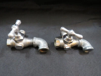 2 válvulas de fregadero vintage de granja, cuarto de barro, arte industrial Foto 1 de 4