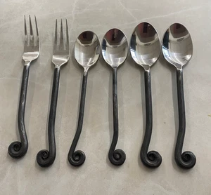 Gourmet Einstellungen 2 kleine Löffel, 2 große Löffel und zwei Gabeln Violinschlüssel - Bild 1 von 3