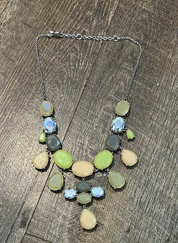 VETEMENTS Collana bavaglino dichiarazione pesca verde tono argento J Crew