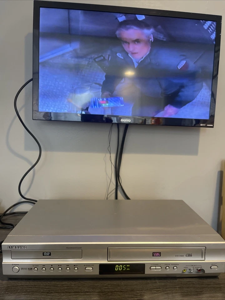Samsung DVD-V4600C VCR VHS DVD Reproductor Combo 4 Cabezales Hi-Fi VHS FUNCIONA-DVD NO FUNCIONA Foto 1 de 4