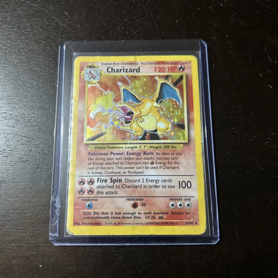 Pokémon TCG Charizard 1995 HOLO 4/102 - Image 1 of 4