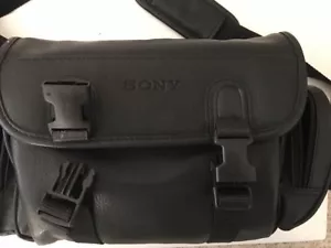 Vintage Sony Kameratasche schwarz Kunstleder 6 Fächer mit Riemen - Bild 1 von 9