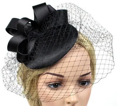  BLACK SATIN FASCINATOR WITH LOOPS AND NETTING ON 2 HAIRCLIPS - WEDDINGS/RACING - Imagem 1 de 2