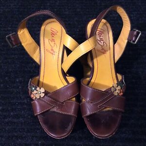 Miss Sixty Vintage 70’s Style Platform Wedge Sandals Flowers Engraved Brown 38
