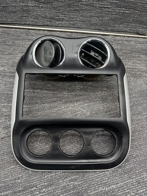 Nuevo bisel de panel de instrumentos Jeep Compass OE 2014-2017 con ventilación de calefacción de aire acondicionado Foto 1 de 2