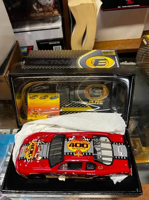 RCCA Elite 1:24 2002 Monte Carlo 400 Looney Tunes revancha coche de eventos Foto 1 de 1