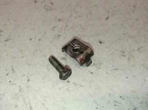 Briggs & Stratton Max 110788 / 0229 4Hp - Clip arrêt câble des gaz ref. 221535 - Imagen 1 de 1