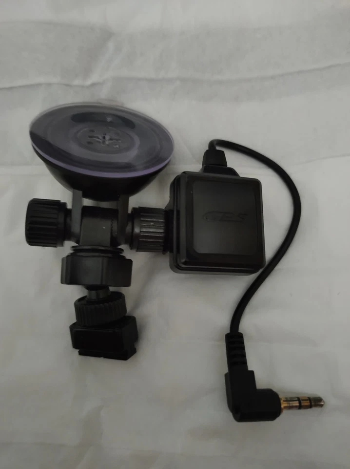 Montaje de cámara de tablero Cobra Drive HD GPS con ventosa - Montaje CA-002 Foto 1 de 2