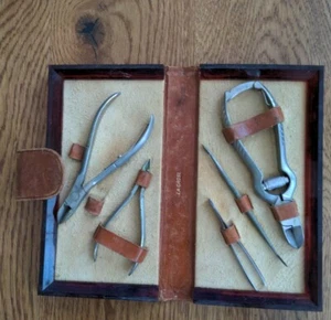 Vintage La Crosse Nail Manicure Grooming Set Leather Case - Picture 1 of 7