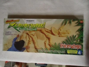 GeoSafari  XCAVATIONS! Museum Quality Fossil Dig Adventure - Picture 1 of 5