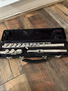 Artley 17-0 Silver Plated Flute, USA, Closed Hole With Case - Picture 1 of 4