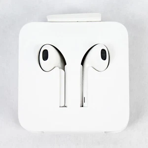 New Apple Earphones with Lightning Adapter - White iPhone Accessory - Picture 1 of 5