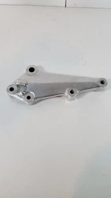 1978 HONDA CB400T CB400 HAWK PÉ PEG SUPORTE DE DEGRAU SUPORTE LADO ESQUERDO FABRICANTE DE EQUIPAMENTO ORIGINAL 413-L - Imagem 1 de 4