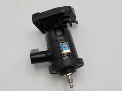 Cabezal de bola Benro BH1 con plataforma giratoria y de liberación rápida *Sin placa QR* Foto 1 de 4