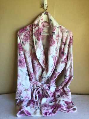 New Womens Laura Ashley Pink Floral Rose Plush Long Sleeve Robe L/XL - Image 1 of 4