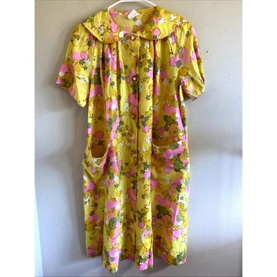 Abrigo de Colección Amarillo Floral Flor Rosa Borde Satinado Hecho en EE. UU. Mediano 14/16 Foto 1 de 4