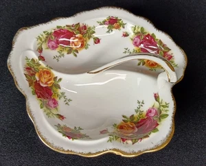 Royal Albert Old Country Roses Leaf Shape Dish With Handle 2nd - Picture 1 of 10