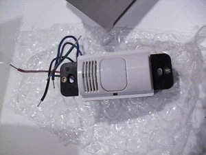 HUBBELL, LHMTD0W LIGHTHAWK PIR & US 2-CIRCUT WALL SWITCH - Picture 1 of 3