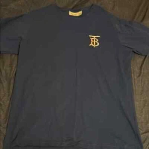 Burberry London T-Shirt Size L (Fits like a M) 750.00 retail! - Picture 1 of 1
