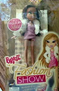 YASMIN BRATZ FASHION SHOW DOLL MGA ENTERTAINMENT NIB NRFB - Picture 1 of 5
