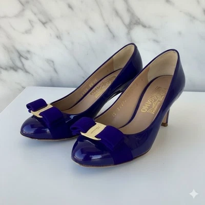 Salvatore Ferragamo Vara бант лакированная кожа насосы фиолетовый золотой логотип акцент размер 5 - Изображение 1 из 4