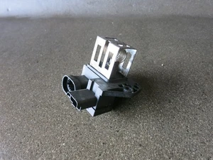 Peugeot 2008 MK1 (2013-19) Coolant Fan Relay Resistor 98372A - Picture 1 of 5