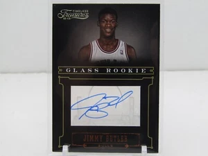 ¡AUTÓGRAFO DE NOVATO JIMMY BUTLER 2012-13 ATEMPORAL TESASURES! ¡RC! #422/499! ¡TOROS! - Imagen 1 de 2