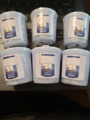 ❤️ Yankee Candle Votives Lisa a Breeze  Wax Melts Lot of 6pcs  Holiday Blue - Image 1 of 3